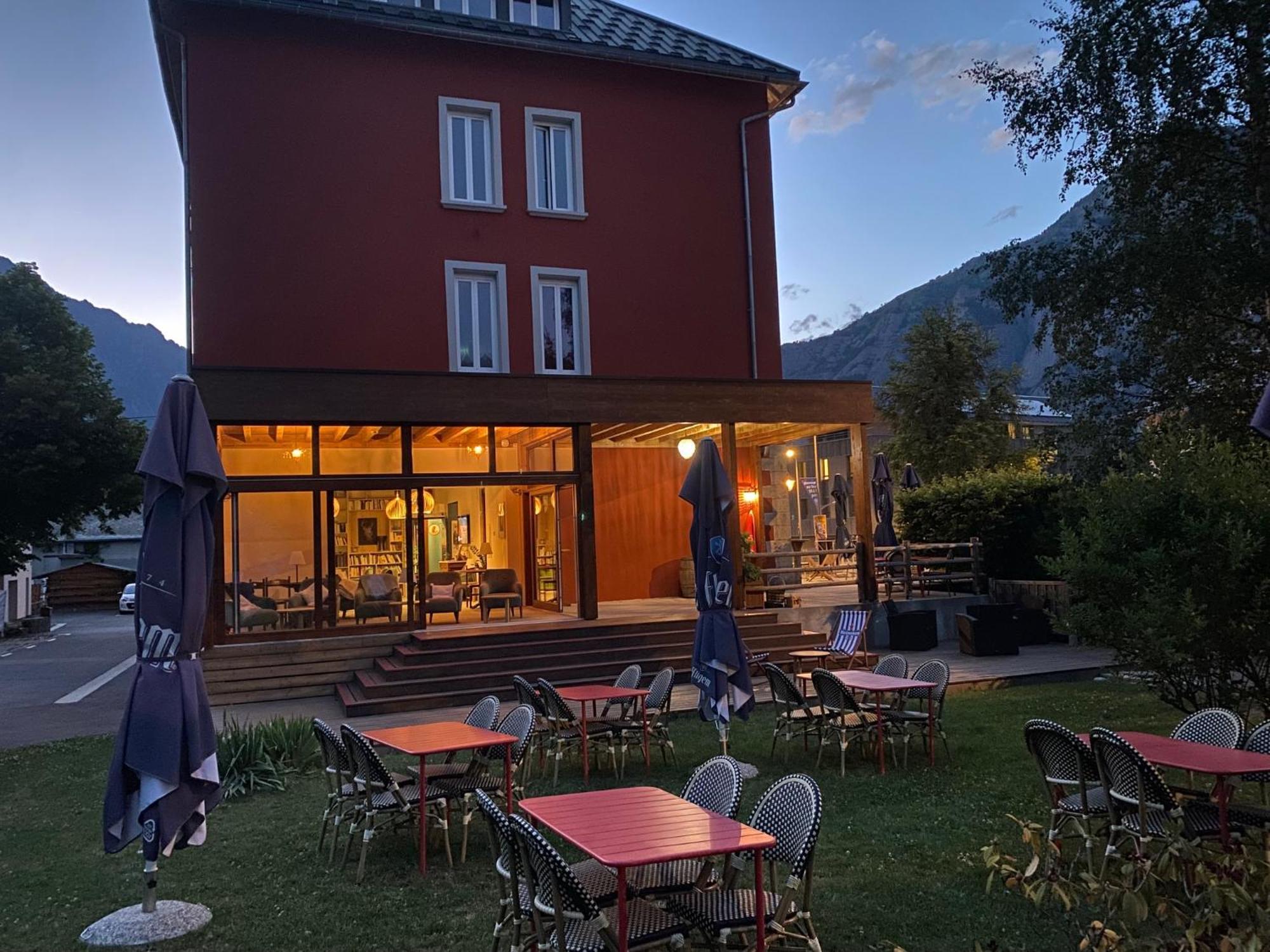 hôtel oberland Le Bourg-dʼOisans Exterior foto